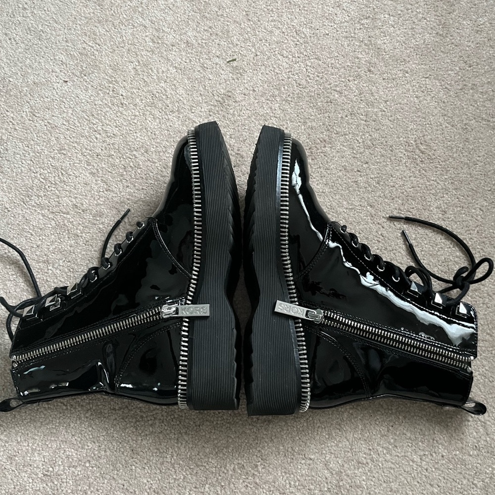 Michael Kors Black Booties worn only once excellent condition - Picture 3 of 9